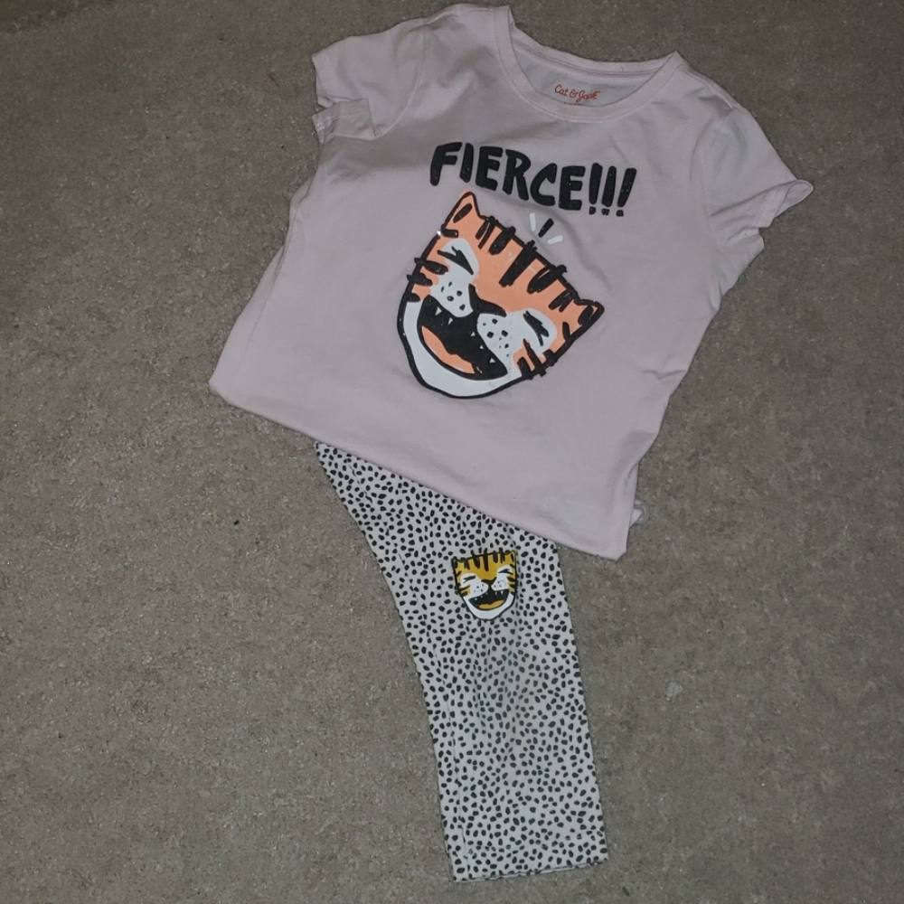 Bundle of tights/ankle length and shirt💋